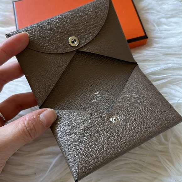 NEW in BOX Hermes Calvi Chèvre Mysore Etoupe - Picture 2 of 2